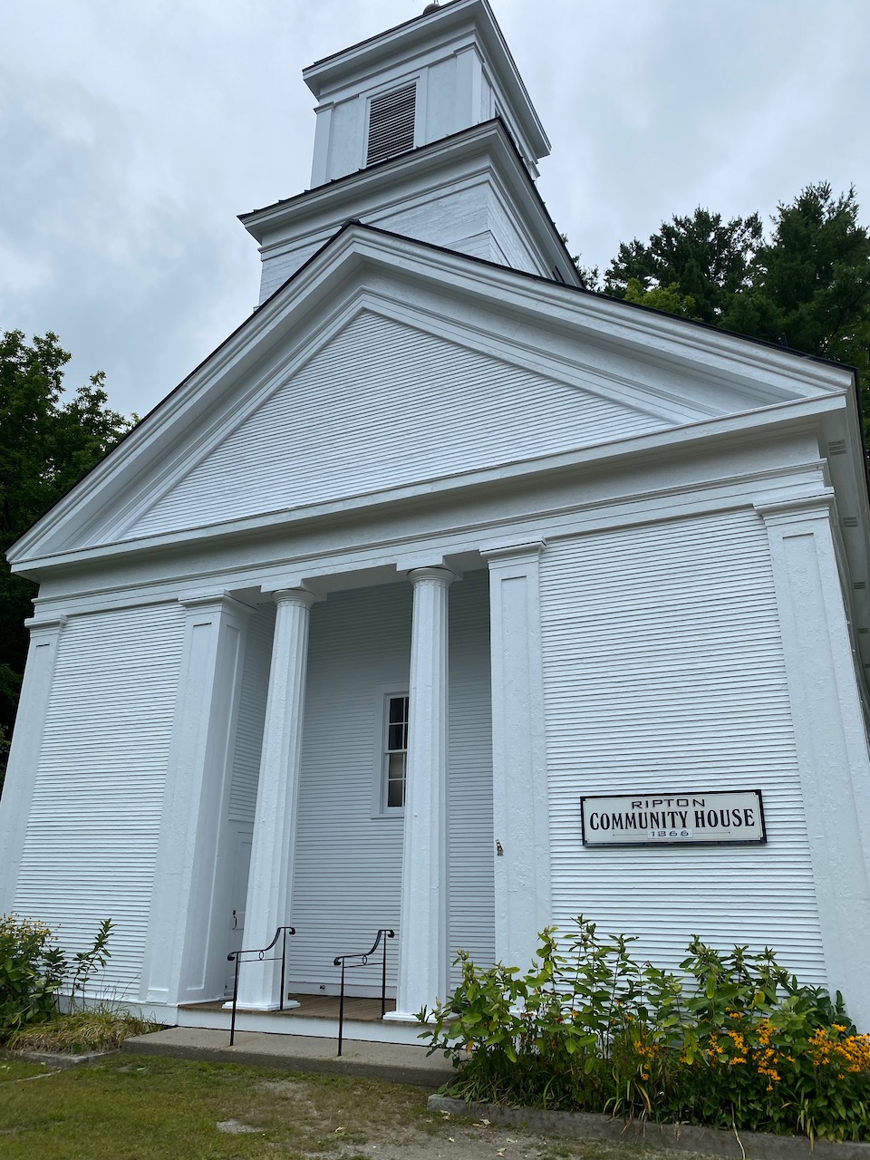 vt251-ripton-community-house-01